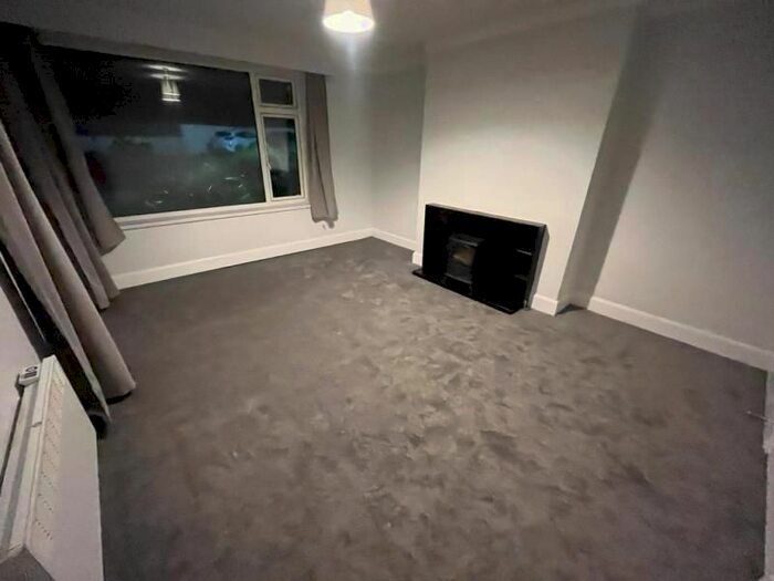 2 Bedroom Flat To Rent In Bradford Road, Bingley, BD16