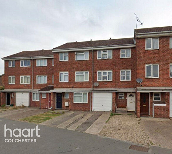 4 Bedroom Town House To Rent In Avon Way, Colchester, CO4