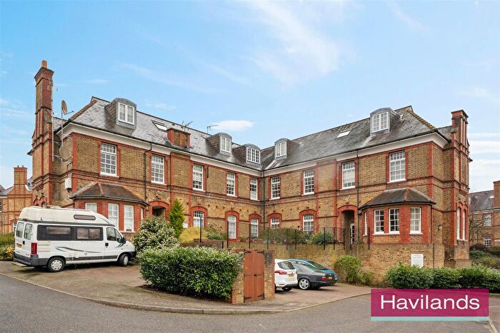 2 Bedroom Flat To Rent In Banting Drive, London, N21