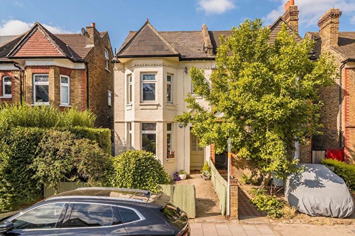 2 Bedroom Flat For Sale In Tankerville Road, Streatham, SW16
