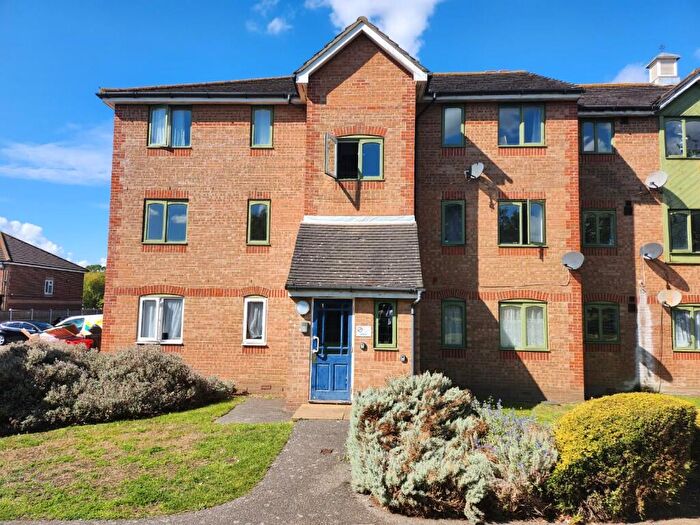 2 Bedroom Flat To Rent In Clemence Road, Dagenham, London, RM10