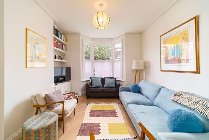3 Bedroom Terraced House For Sale In Becklow Road, London, W12