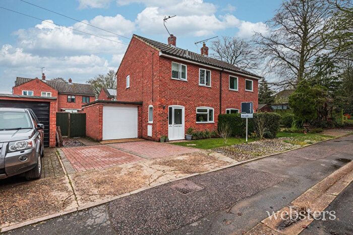 3 Bedroom Semi-Detached House For Sale In Woodland Walk, Buxton, NR10