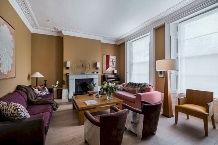 6 Bedroom Semi-Detached House To Rent In St. Mary's Grove London, N1