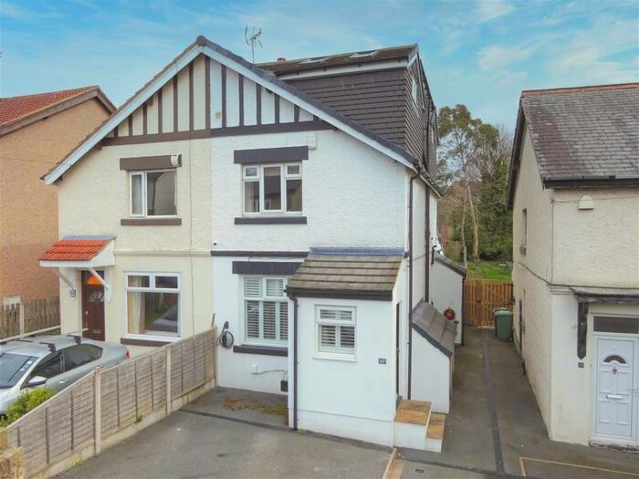 4 Bedroom Semi-Detached House To Rent In Victoria Gardens, Horsforth, Leeds, LS18