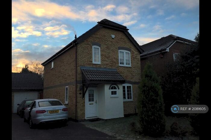 3 Bedroom Detached House To Rent In Turnstone Close, Wokingham, RG41