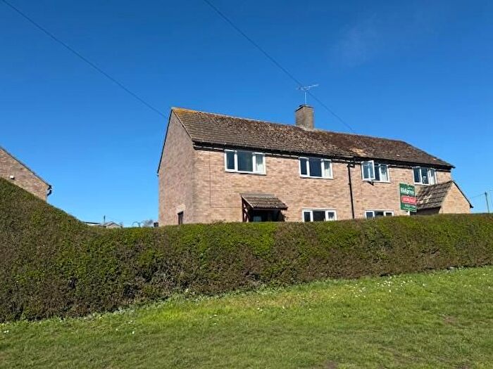 3 Bedroom Semi-Detached House For Sale In The Garretts, Fairford, GL7