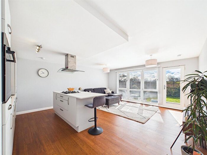 2 Bedroom Apartment To Rent In Tait Wynd, Edinburgh, Midlothian, EH15