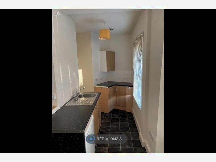 Studio To Rent In Hamilton Road, Taunton, TA1