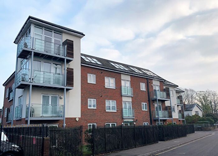 1 Bedroom Flat To Rent In Lindsay Court, Shepperton, TW17