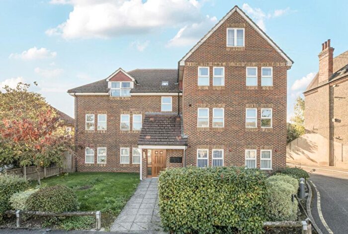 1 Bedroom Flat For Sale In Warminster Road, South Norwood, London, SE25