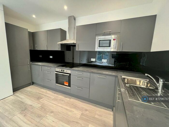 2 Bedroom Flat To Rent In Southwood Road, London, SE9