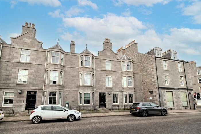 2 Bedroom Flat To Rent In Flat, Whitehall Place, Aberdeen, AB25