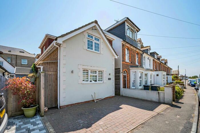 2 Bedroom Detached House For Sale In The Royal Flush, Richmond Road, Pevensey Bay, Pevensey, BN24