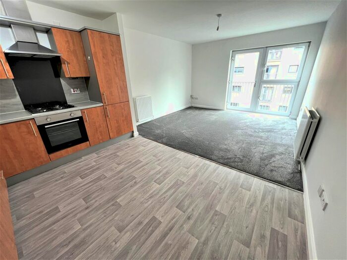 2 Bedroom Flat To Rent In Barrland Street, Pollokshaws, Glasgow, G41
