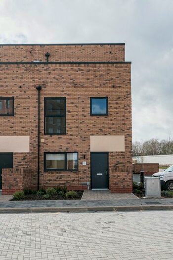 3 Bedroom Property To Rent In Hooper Street, Birmingham, B18