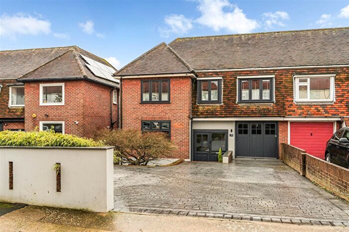 4 Bedroom Semi-Detached House For Sale In Evelegh Road, Farlington, PO6