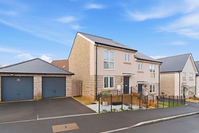 3 Bedroom Semi-Detached House For Sale In Tanner Road, Banwell, BS29