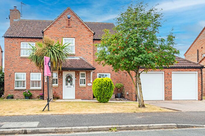 5 Bedroom Detached House For Sale In Mill Lane, Hemingbrough, North Yorkshire, YO8