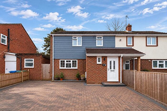 3 Bedroom Semi Detached House For Sale In Longdown Road, Little Sandhurst, Berkshire, GU47