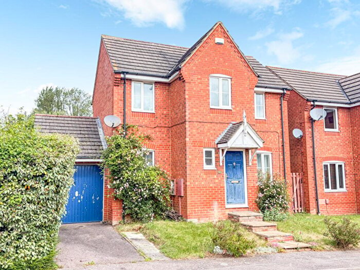 3 Bedroom Detached House For Sale In St Brides Close, Springfield, Milton Keynes, MK6
