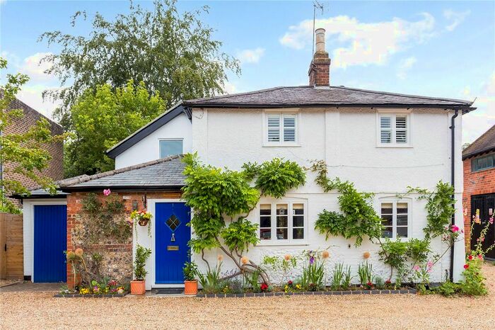 3 Bedroom Detached House For Sale In Bell Lane, Henley-On-Thames, Oxfordshire, RG9