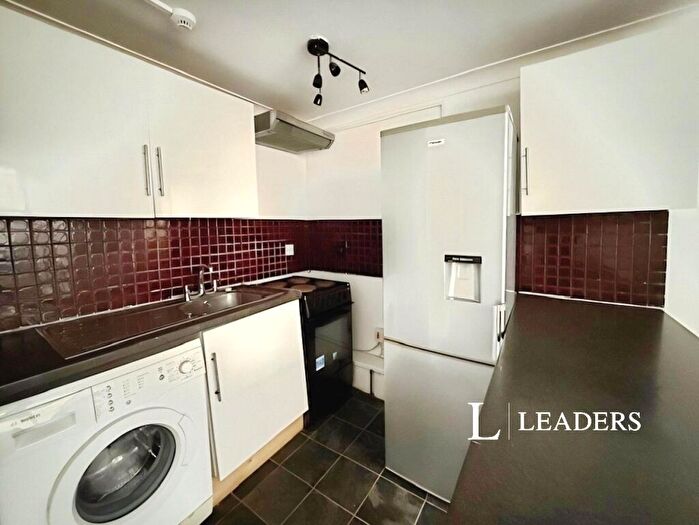 1 Bedroom Flat To Rent In Lower Rock Gardens, BN2