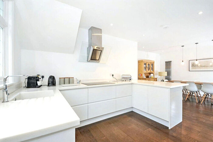 4 Bedroom Detached House For Sale In Balgores Lane, Exhibition, Gidea Park, RM2