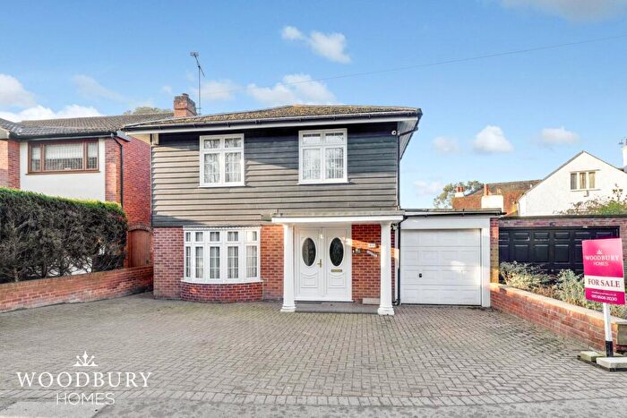 4 Bedroom Detached House For Sale In Traps Hill, Loughton, IG10