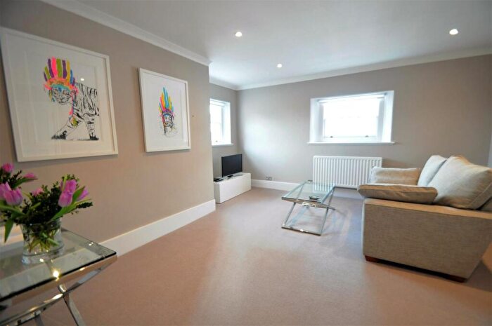 1 Bedroom Flat To Rent In High Street, Guildford, GU1