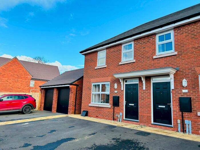 3 Bedroom Semi-Detached House To Rent In Sorrel Close, Uttoxeter, ST14