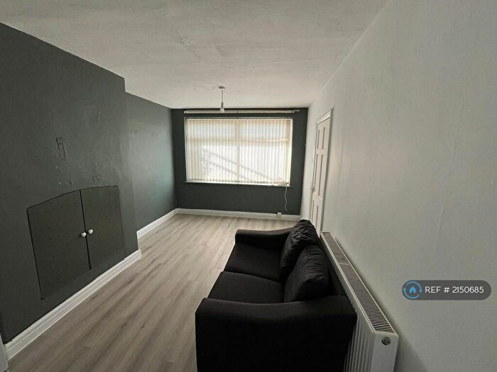 3 Bedroom Semi-Detached House To Rent In Halton Road, Manchester, M11