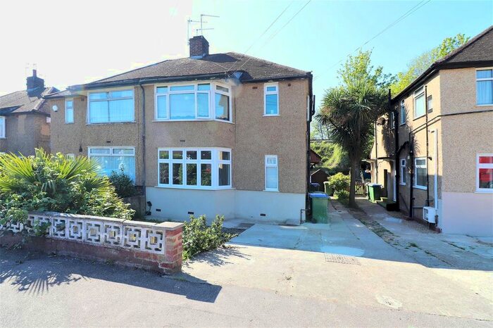 2 Bedroom Maisonette To Rent In Eversley Avenue, Bexleyheath, Kent, DA7