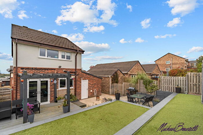 3 Bedroom Detached House For Sale In Shire Close, Bradford, BD6