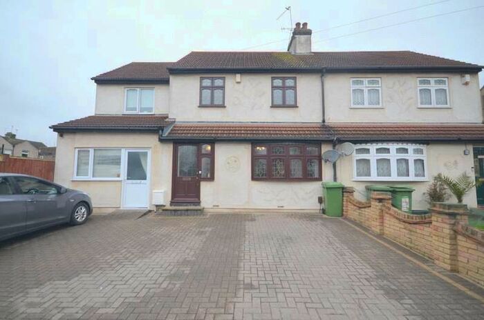 3 Bedroom Terraced House To Rent In Manser Road, Rainham, Essex, RM13