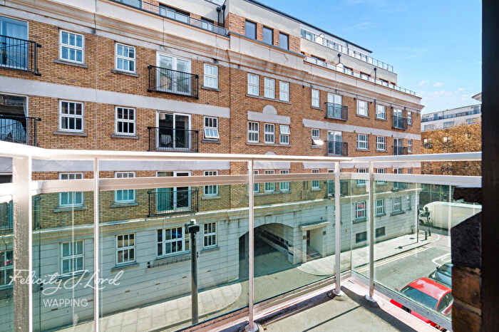 2 Bedroom Flat For Sale In Cartwright Street, London, E1