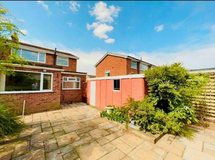 3 Bedroom House To Rent In Deepmore Close, Alrewas, DE13