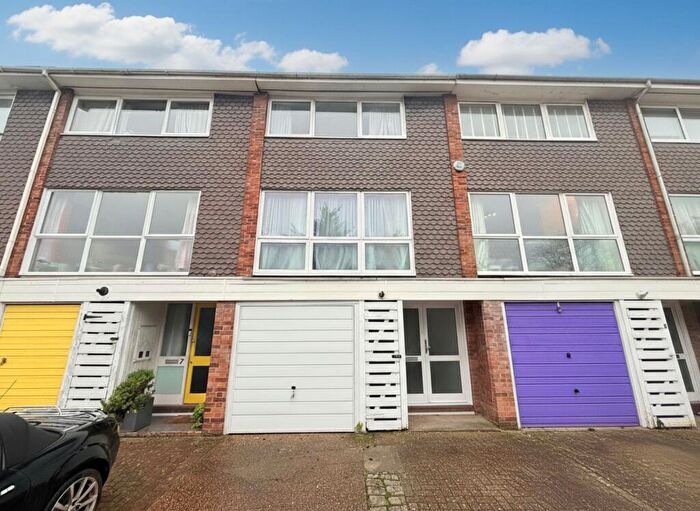 4 Bedroom House To Rent In Westgate Road, Beckenham, BR3