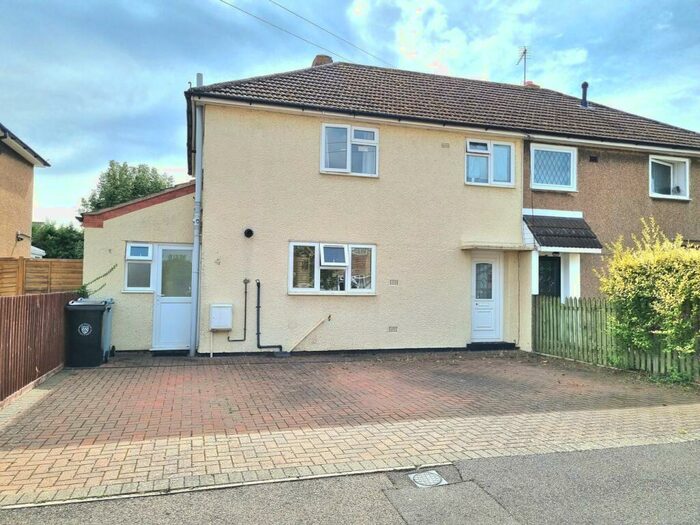 3 Bedroom SemiDetached House For Sale In Godsey Crescent, Market