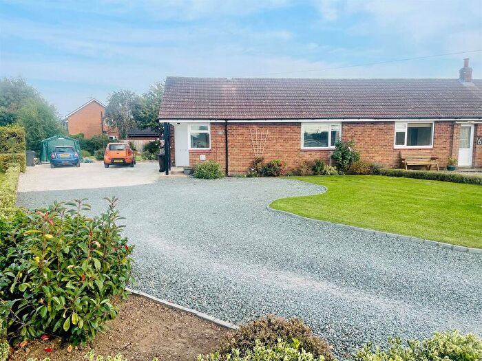 3 Bedroom Semi-Detached Bungalow For Sale In Town Drove, Quadring Fen, Spalding, PE11