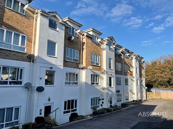 2 Bedroom Flat To Rent In Hele Road, Newtake House, TQ2