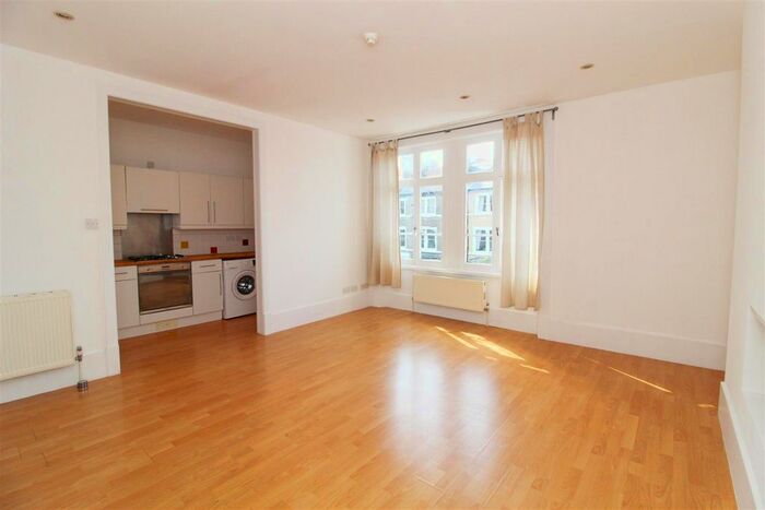 1 Bedroom Flat To Rent In Friars Stile Road, Richmond, TW10
