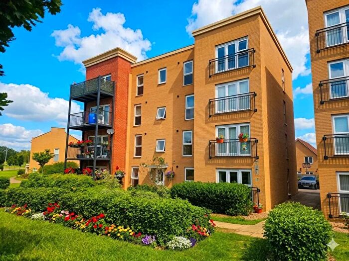 2 Bedroom Flat To Rent In Blake Avenue, Basildon, Basildon, SS14