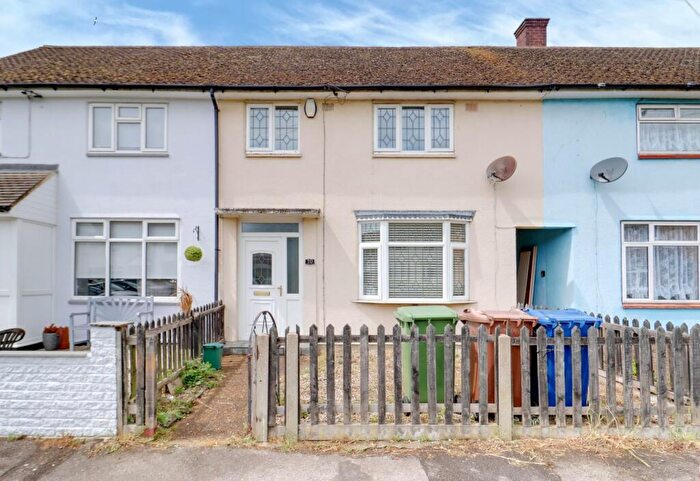 3 Bedroom Terraced House For Sale In Dalroy Close, South Ockendon, RM15