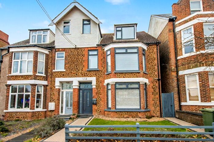 5 Bedroom Semi-Detached House For Sale In Hunstanton, Norfolk, PE36