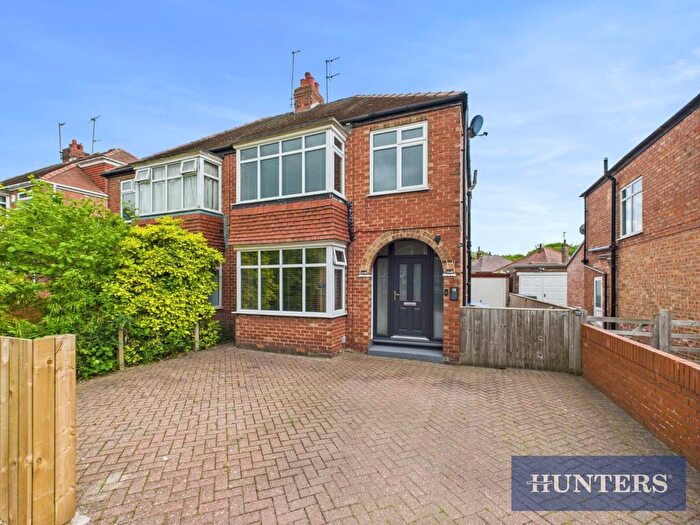 3 Bedroom Semi-detached House For Sale In Nightingale Road, Bridlington, YO16