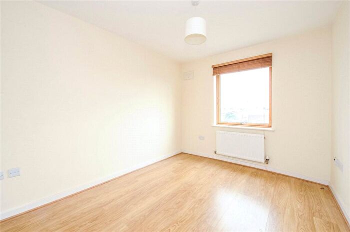 2 Bedroom Apartment To Rent In Watlington Street, Reading, Berkshire, RG1