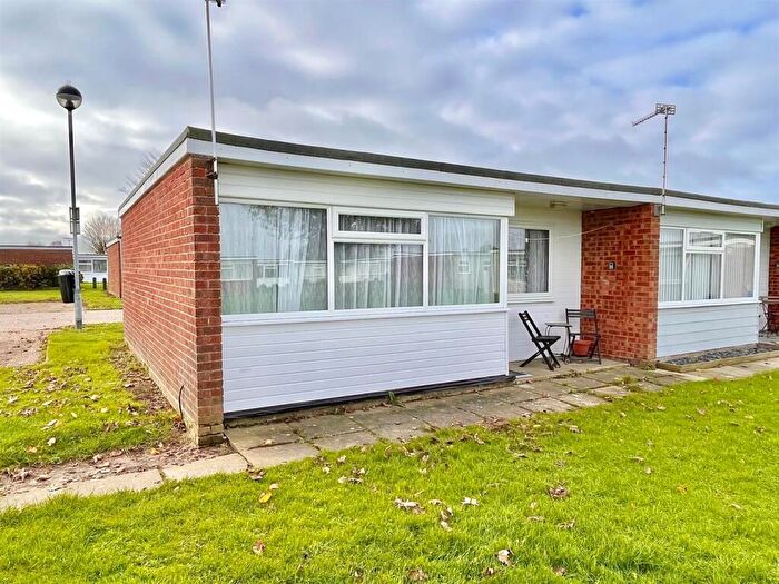 2 Bedroom Chalet For Sale In Sundowner, Newport Road, Hemsby, NR29
