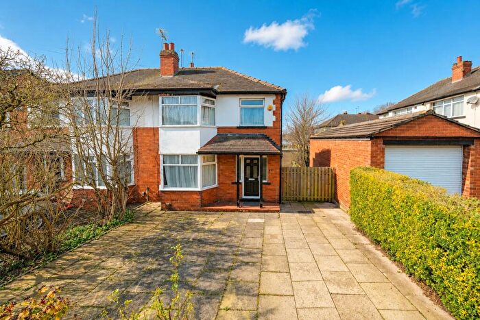 3 Bedroom Semi-Detached House To Rent In Well House Gardens, Leeds, West Yorkshire, LS8