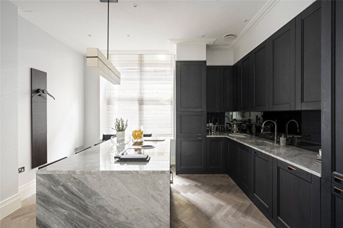 3 Bedroom Flat To Rent In Old Queen Street, London, SW1H